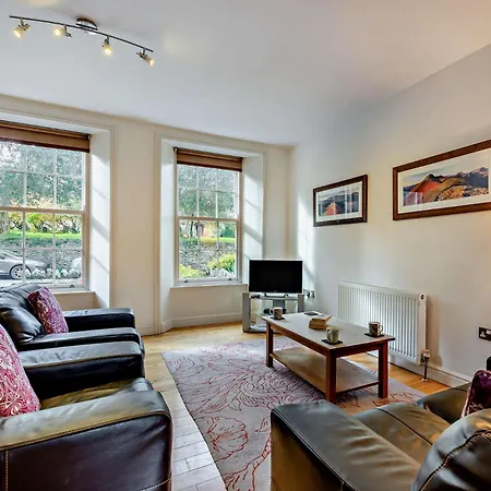 Holiday home 2 Bed In Sz132 *